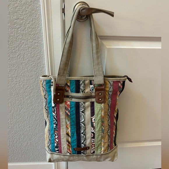 BONGO Handbags - Bongo Y2K patchwork canvas tote. EUC. Boho. Hippie. Pockets and storage. Artsy